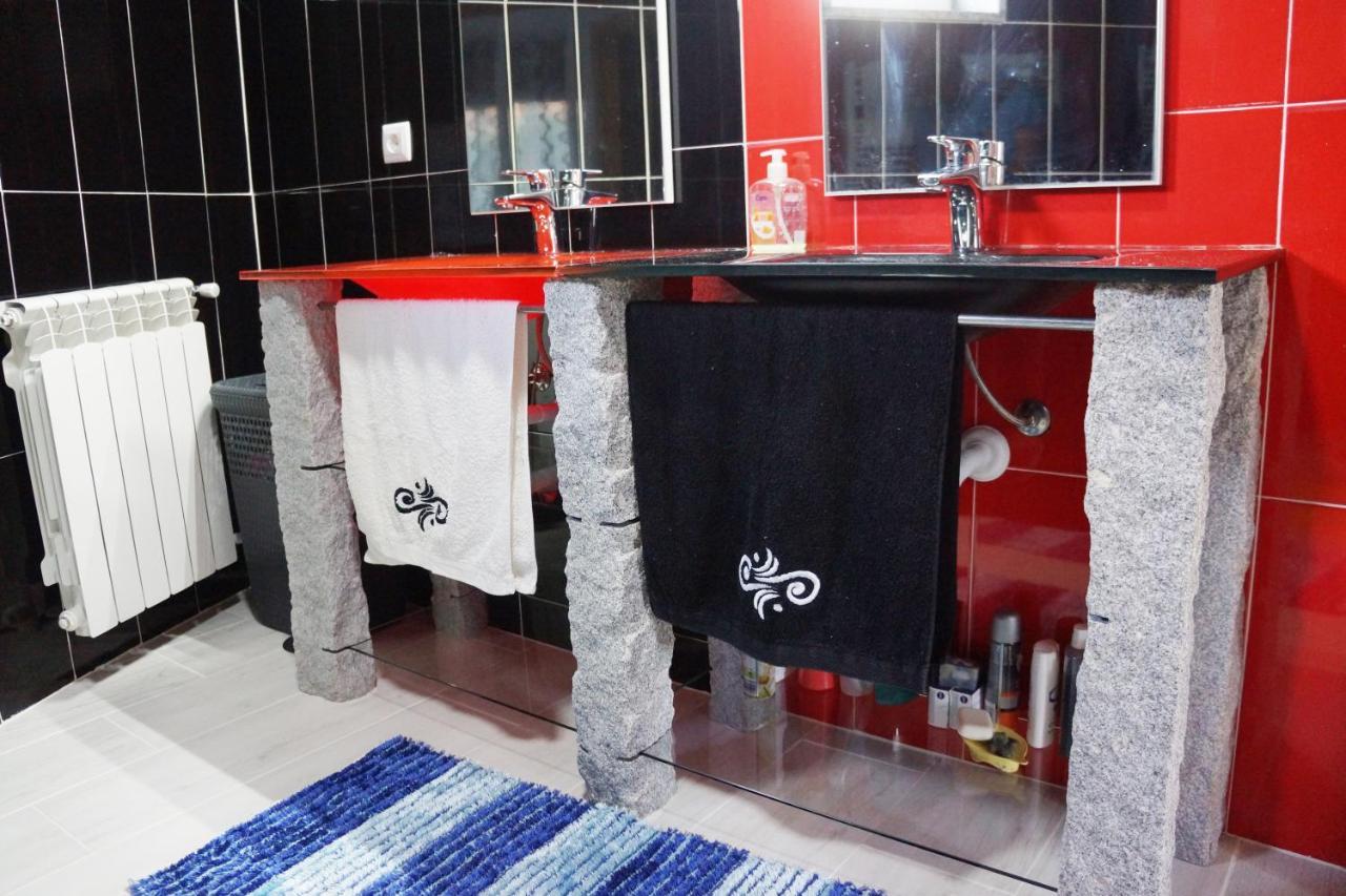 Casinha Das Bonecas - Casa Com Piscina Privada Aveiro Eksteriør bilde